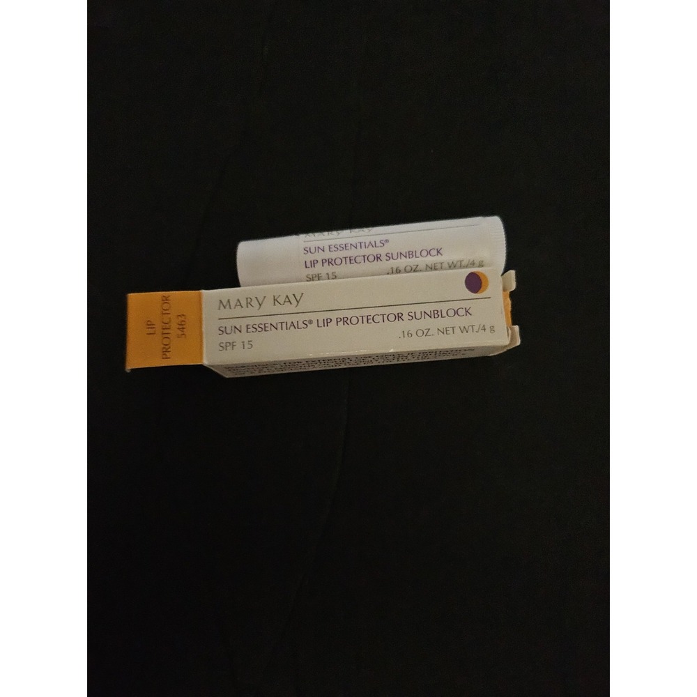 Mary Kay Sun Essentials Lip‎ Protector Sunblock Spf 15 New